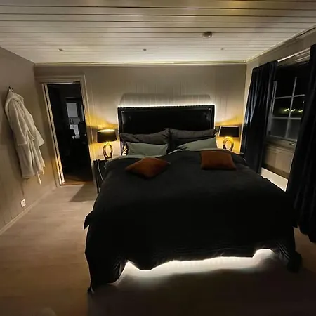 Villa Trivelig Med Jacuzzi. Geilo